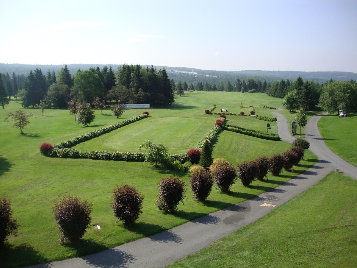 La Cache Du Golf Hotel Beauceville Exterior photo